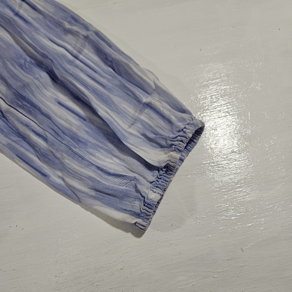 Intro. Blue 3/4 sleeve top womens size medium - Picture 7 of 9